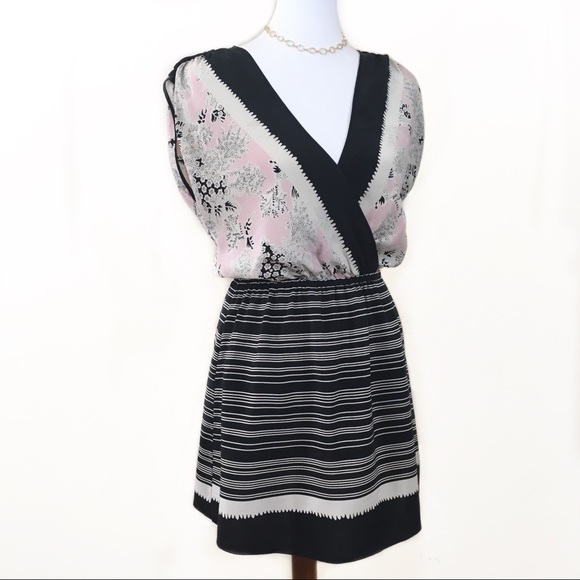 Kimchi Blue Dresses & Skirts - Urban Outfitters KIMCHI BLUE Sleeveless Silk Dress